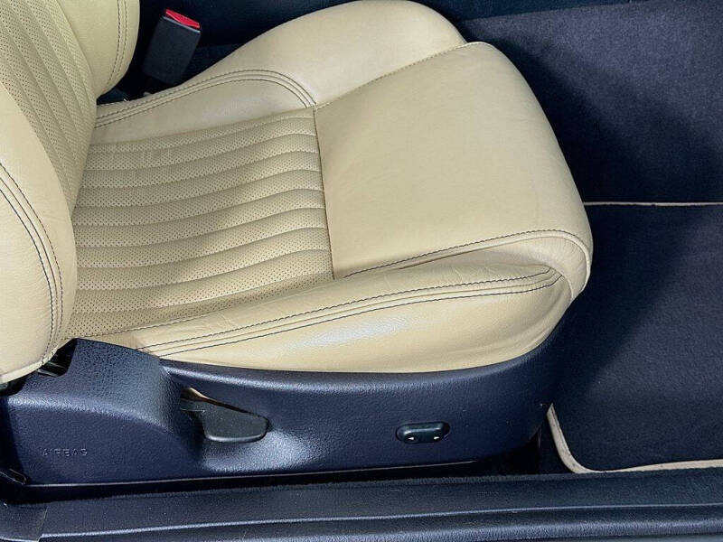 2005 Ford Thunderbird Deluxe