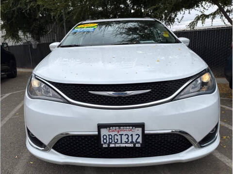 2017 Chrysler Pacifica Touring-L Plus