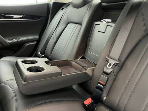 2022 Maserati Ghibli Modena Q4