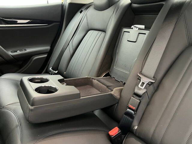 2022 Maserati Ghibli Modena Q4