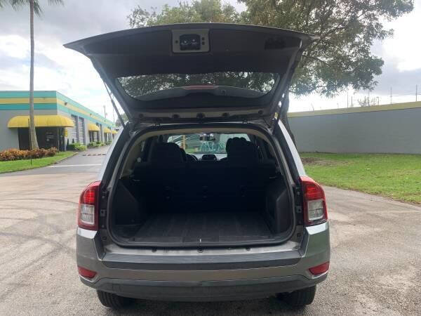 2014 JEEP Compass SUV / Crossover - $8,999