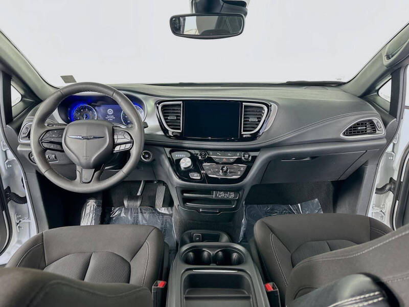 2023 Chrysler Pacifica Touring