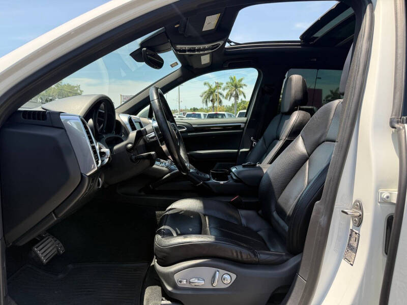 2016 Porsche Cayenne S E-Hybrid