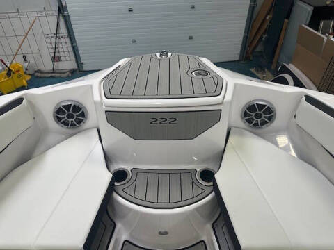 2025 Yamaha 222SE