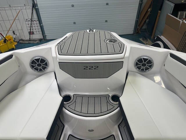 2025 Yamaha 222SE