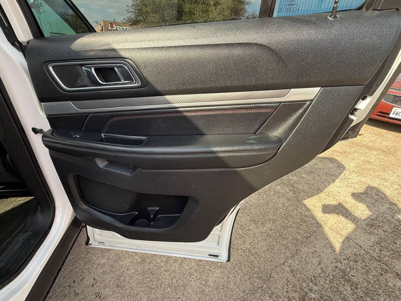 2016 Ford Explorer Sport