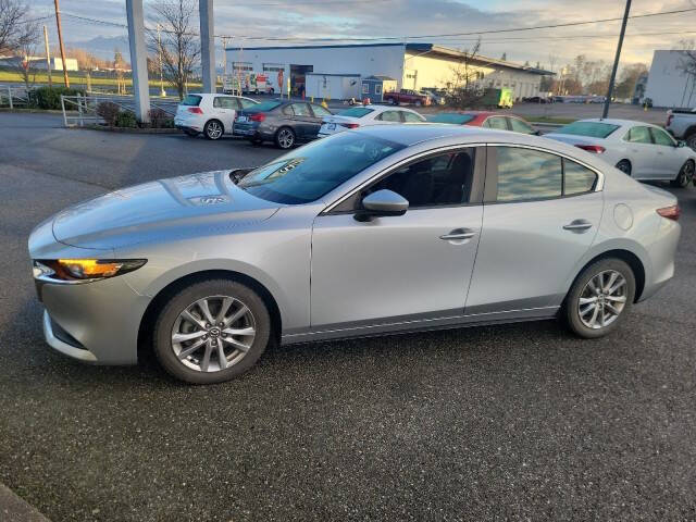 2019 Mazda Mazda3 Base's photo