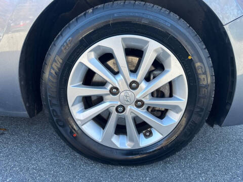 2020 Hyundai Accent SE