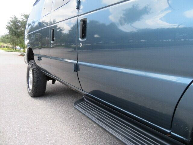 2013 Ford E-Series E-150 XLT