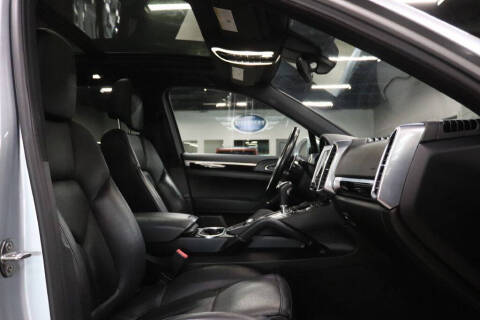 2017 Porsche Cayenne S E-Hybrid Platinum Edition