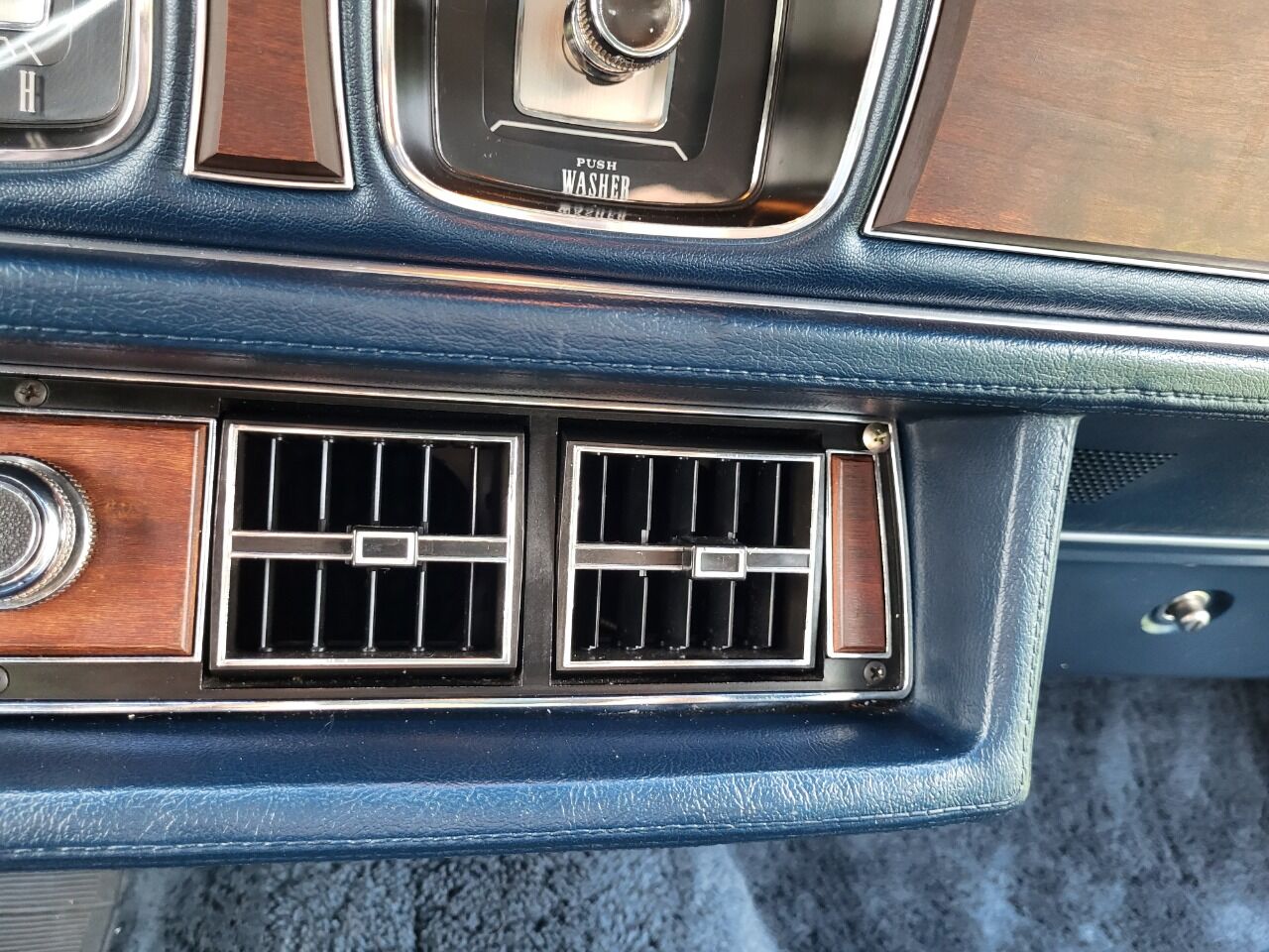 1971 Lincoln Continental 175