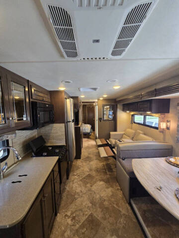2017 Thor Motor Coach Windsport