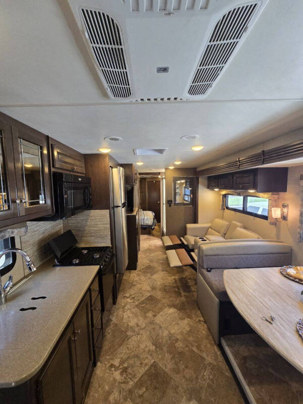 2017 Thor Motor Coach Windsport