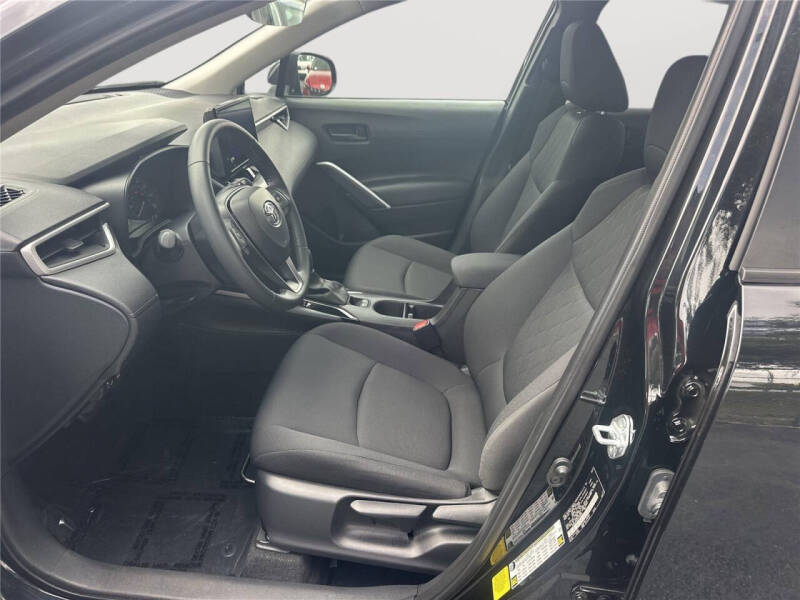 2024 Toyota Corolla Cross LE