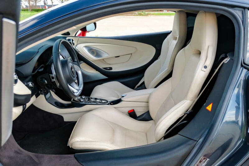2021 McLaren GT