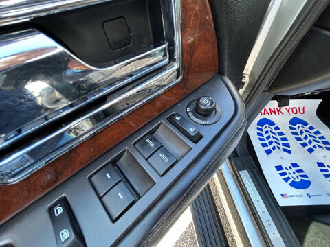 2017 Lincoln Navigator Select