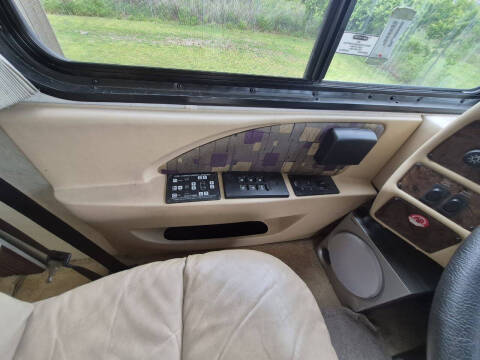 2002 Newmar Dutch Star 3852