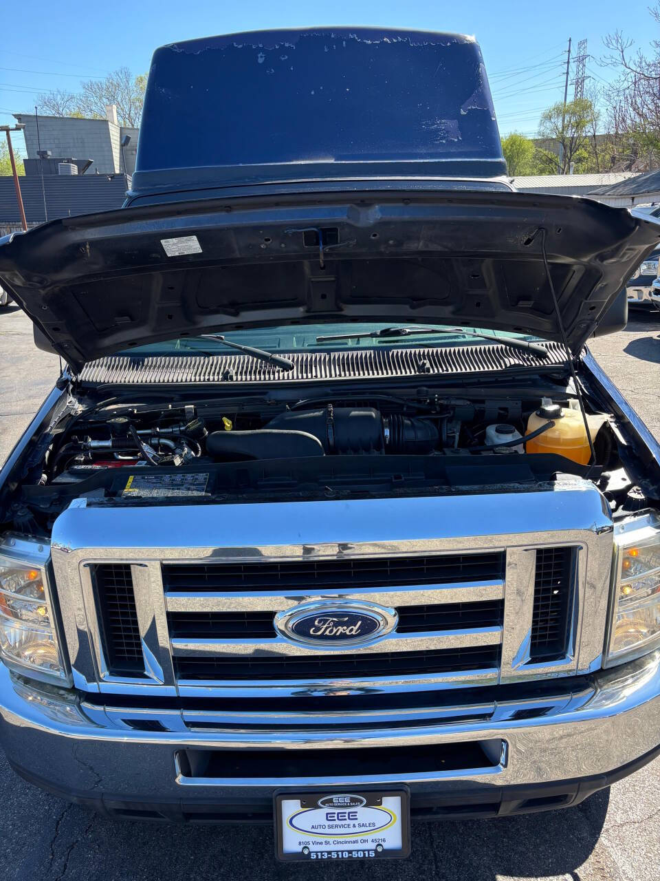 Dk. Blue 2009 Ford E-Series E-350 SD XLT E-350 SD XLT 3dr Extended Passenger Van 34