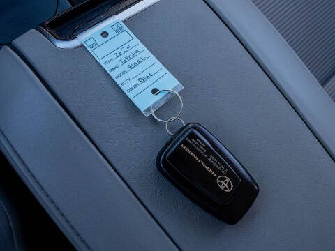 2020 Toyota Highlander LE