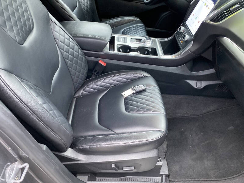 2023 Ford Edge Titanium