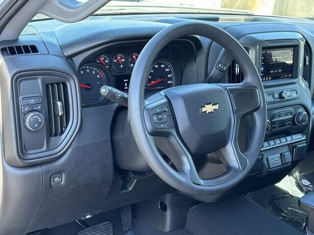 2024 Chevrolet Silverado 1500 Custom