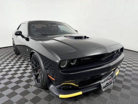 2016 Dodge Challenger 392 HEMI Scat Pack Shaker
