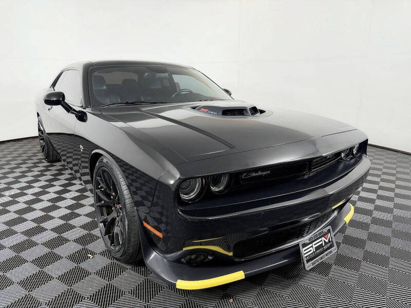 2016 Dodge Challenger 392 HEMI Scat Pack Shaker