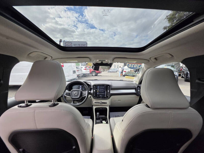 2020 Volvo XC40 T5 Momentum