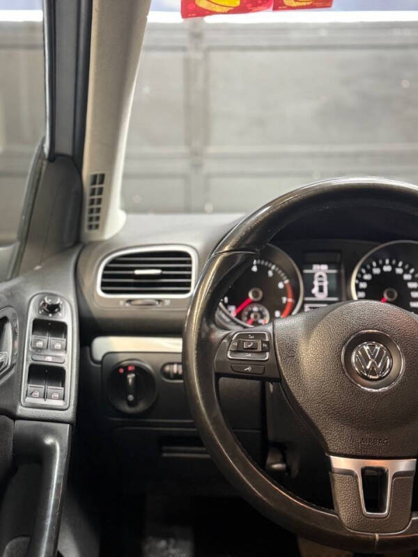 2014 Volkswagen Golf 2.5L PZEV