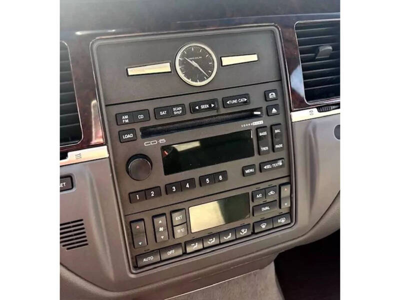 2011 Lincoln Town Car