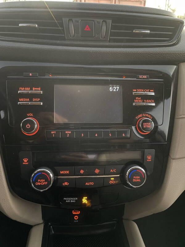 2017 Nissan Rogue SV