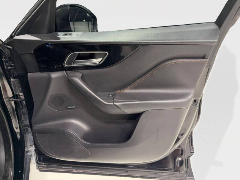 2020 Jaguar F-PACE 30t Prestige