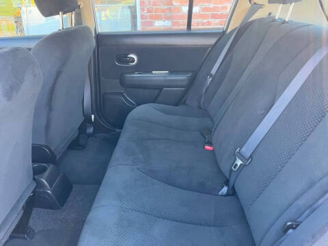 2012 Nissan Versa 1.8 S