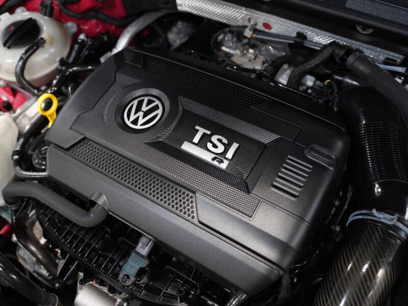 2016 Volkswagen Golf R 4Motion