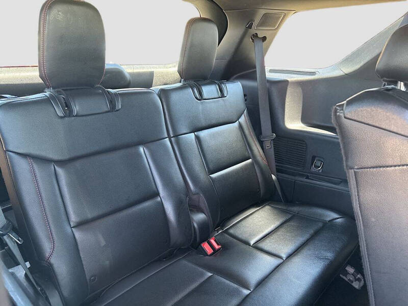 2022 Ford Explorer ST-Line