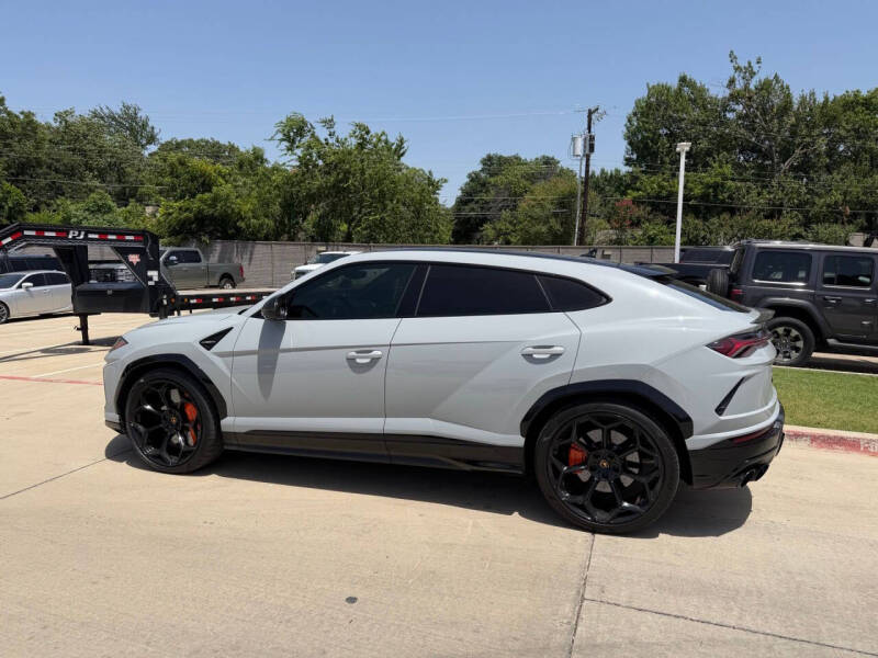 2022 Lamborghini Urus