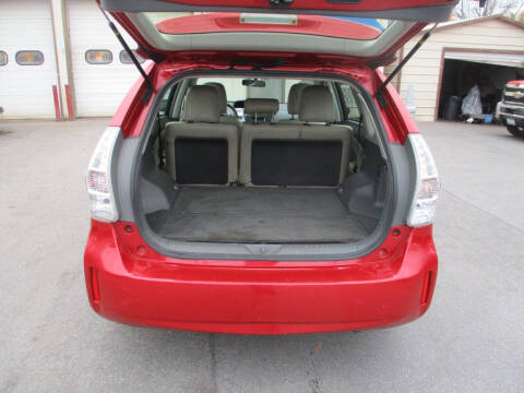 2013 Toyota Prius v Two