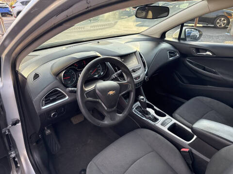 2018 Chevrolet Cruze LS Auto