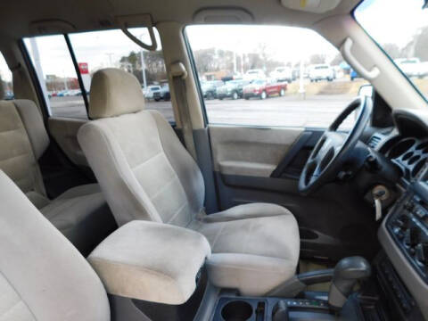 2002 Mitsubishi Montero XLS