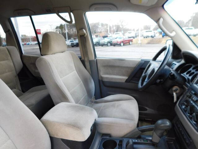 2002 Mitsubishi Montero XLS