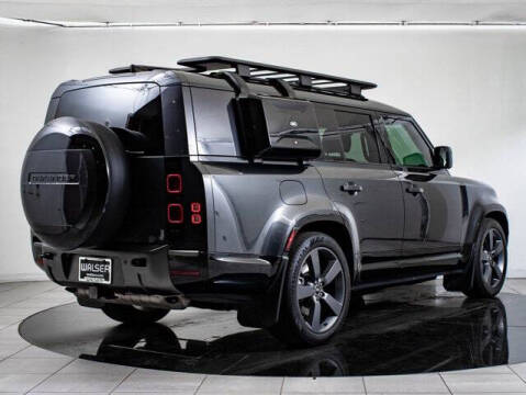 2024 Land Rover Defender 130 P400 Outbound