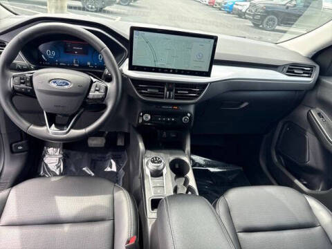 2025 Ford Escape Platinum