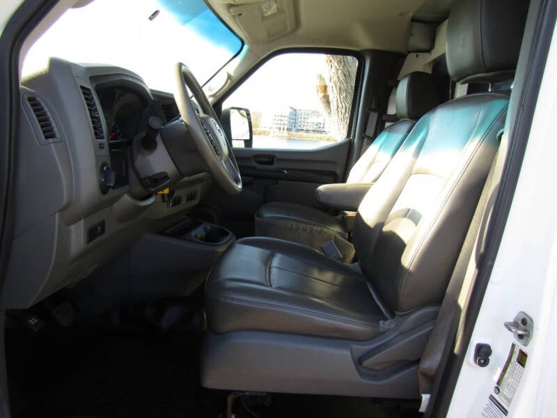 2019 Nissan NV Cargo null photo 11