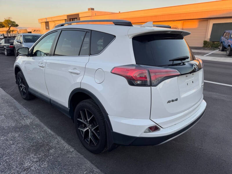 2018 Toyota RAV4 SE