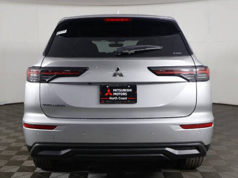 2026 Mitsubishi Outlander ES