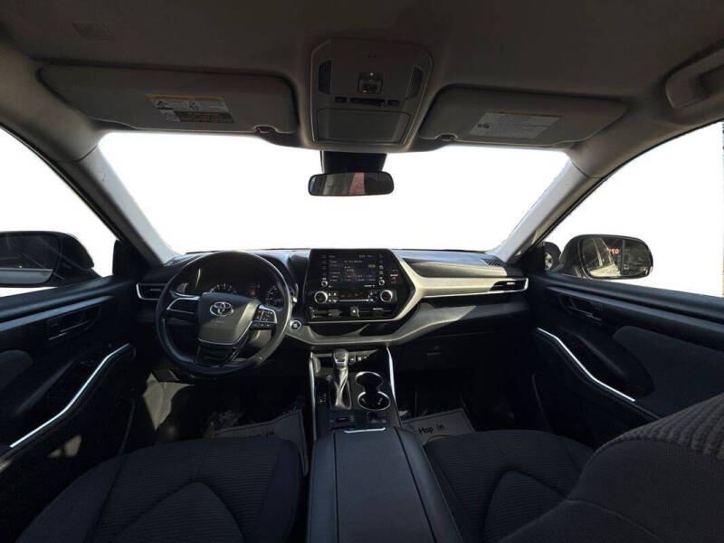 2021 Toyota Highlander LE