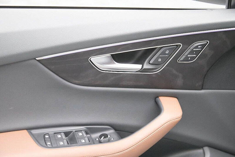 2023 Audi Q8 quattro Premium Plus 55 TFSI