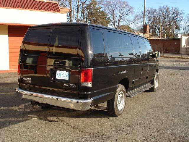 2011 Ford E-Series E-350 SD XLT