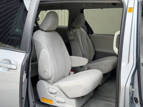 2011 Toyota Sienna