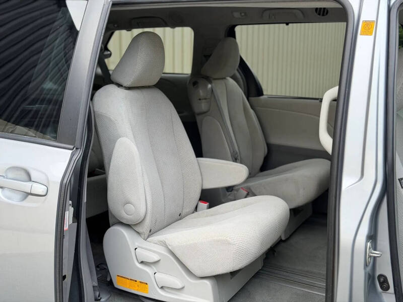 2011 Toyota Sienna
